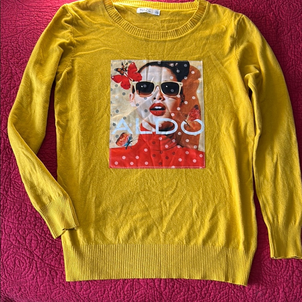 Modish Maze Yellow Crew Neck Graphic Sweatersize XL